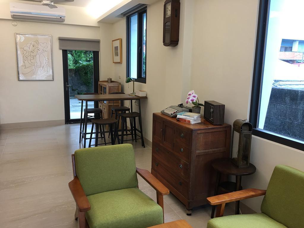 Literature River Bank 文學河岸 民宿 Hualien City Exterior photo
